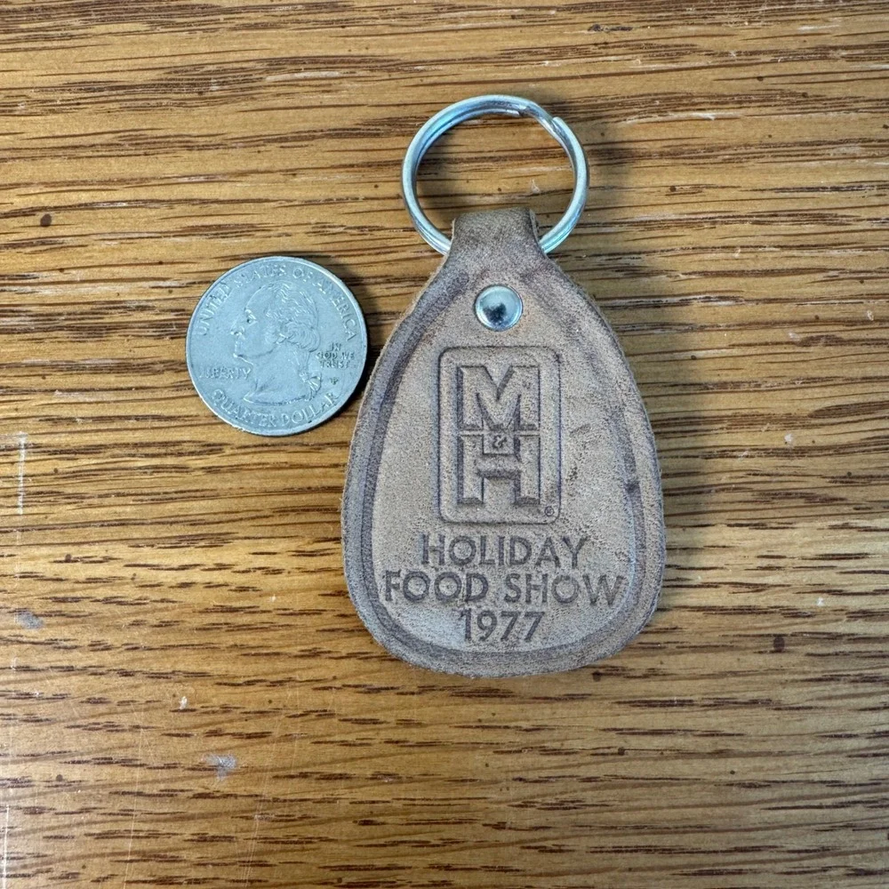 Vintage 1977 M&H‎ Holiday Food Show Leather Keychain Fob Tan Retro 70s Souvenir